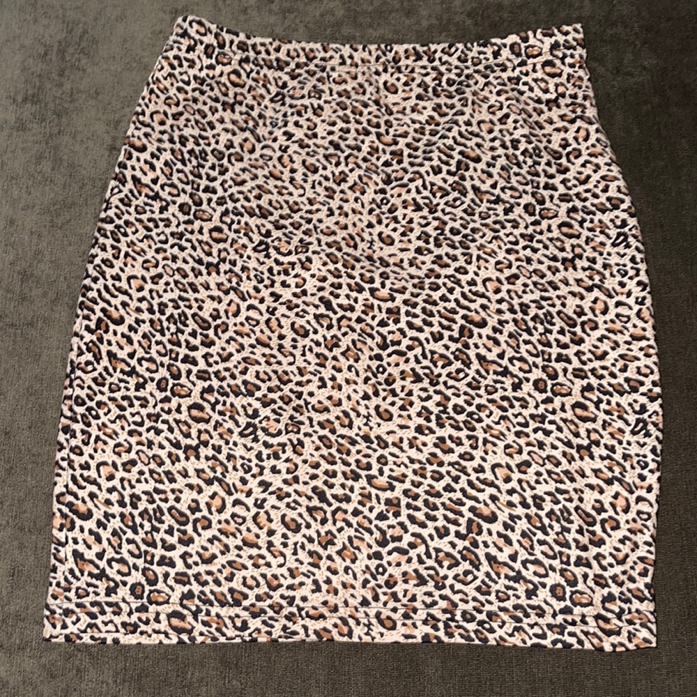 Leopard Print Body-con Skirt